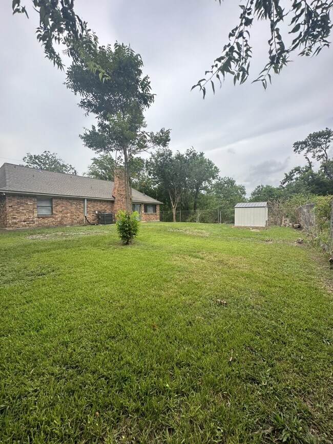 Building Photo - 2509 Wall St