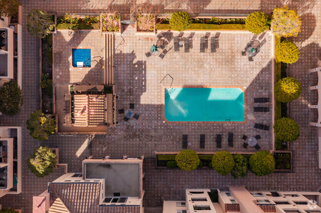 Pool - Corte Bella
