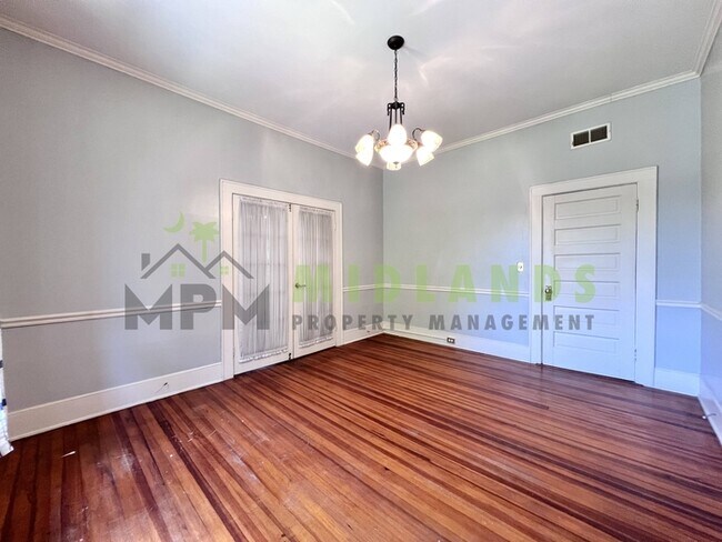 Building Photo - 2417B Clark Street