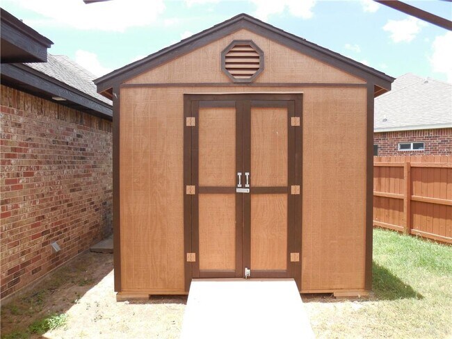 Building Photo - 35 N 23rd St