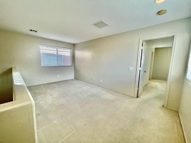 Building Photo - SPACIOUS 3 BEDROOM + LOFT | SILVERSTONE RANCH | GILCREASE ORCHARD VIEWS