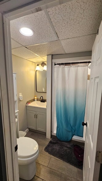 Downstairs bathroom - 15 Cooper Rd