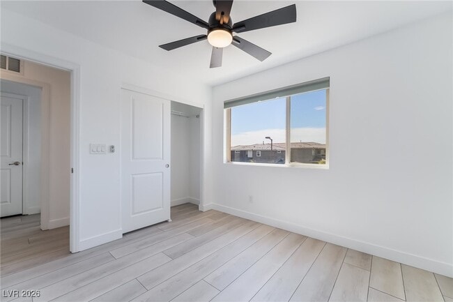 Building Photo - 10784 Glowing Dawn Ave