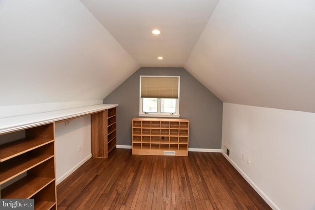 Building Photo - 124 Lakeland Dr
