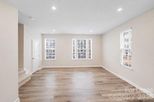 Building Photo - 2303 Autumn Olive Ln