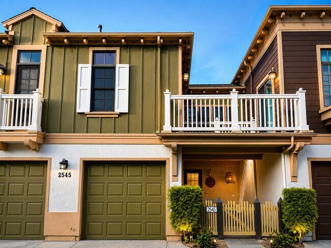 Building Photo - Bungalow