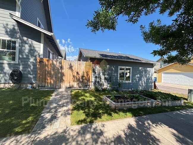 Building Photo - 4400 Martindale Way