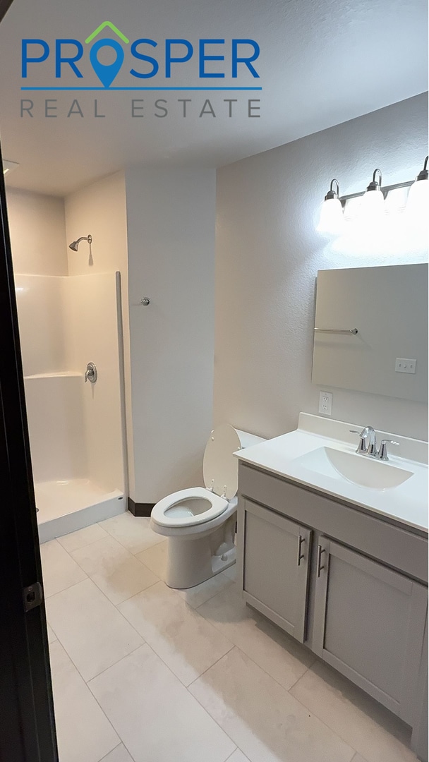 Building Photo - TH335X