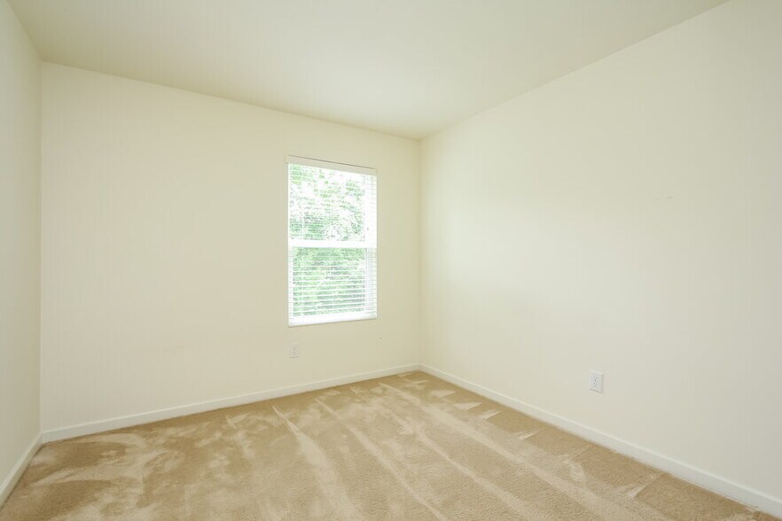Building Photo - 1192 N Aberdeen Dr
