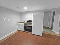 Building Photo - 7013 Hemlock St