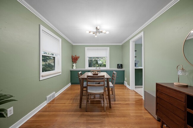 Building Photo - Furnished Rental in Shadyside