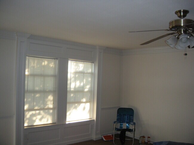 Building Photo - CUTEST COTTAGE IN ROSEDALE -  2BD / 1BA  -...