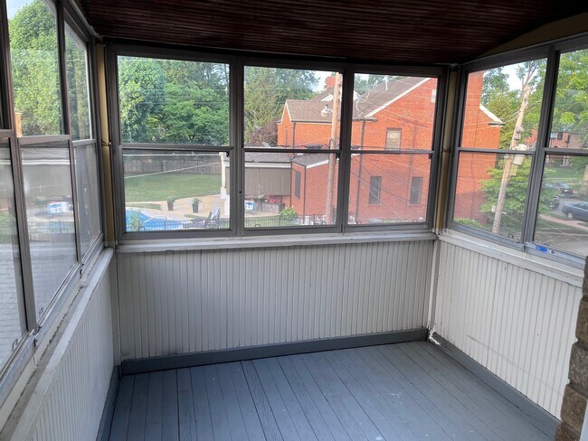 Sun Porch - 5120 Jamieson Ave