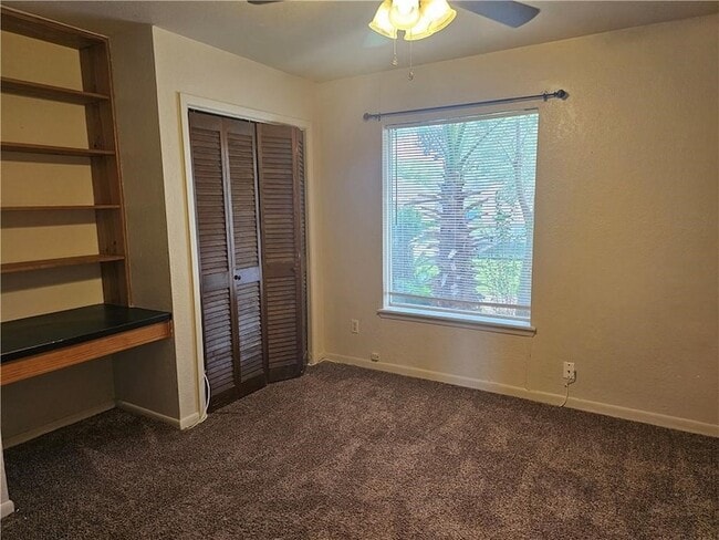 Building Photo - 2011 Pecan Dr