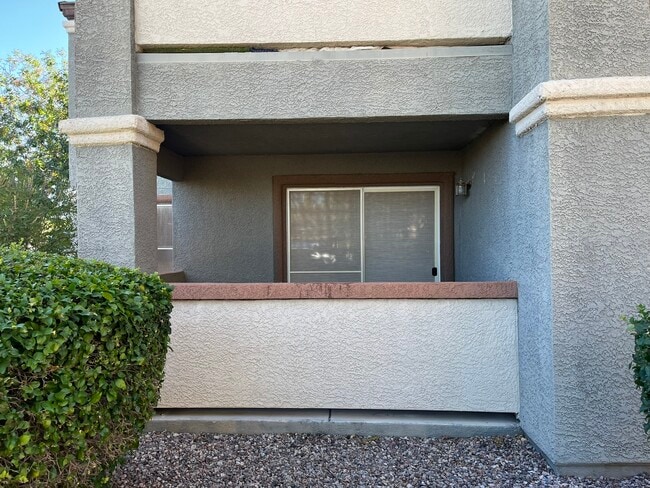 Building Photo - 555 E Silverado Ranch Blvd