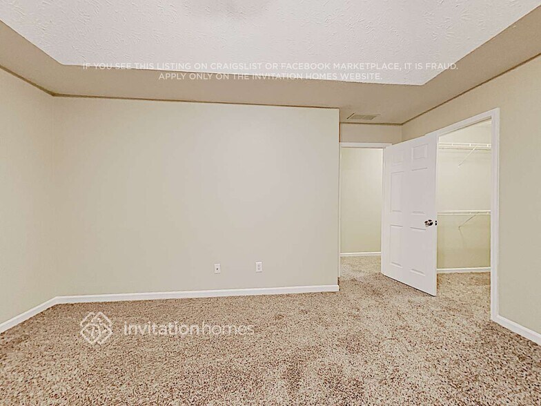 Building Photo - 690 Castlebrooke Dr SE