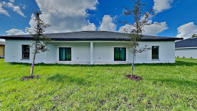 Building Photo - 4028 SW 7th Pl