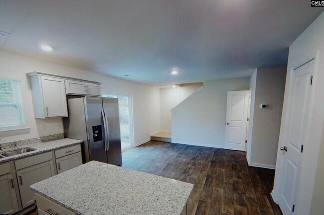 Building Photo - 457 Delahays Rd