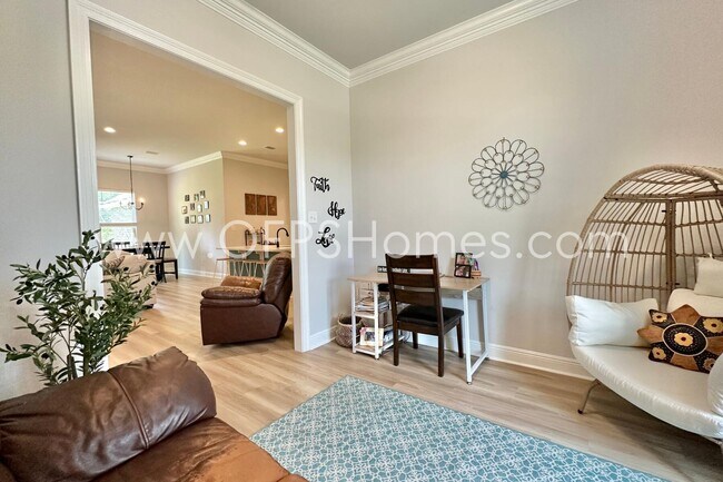 Building Photo - 4601 Jayhawk Dr