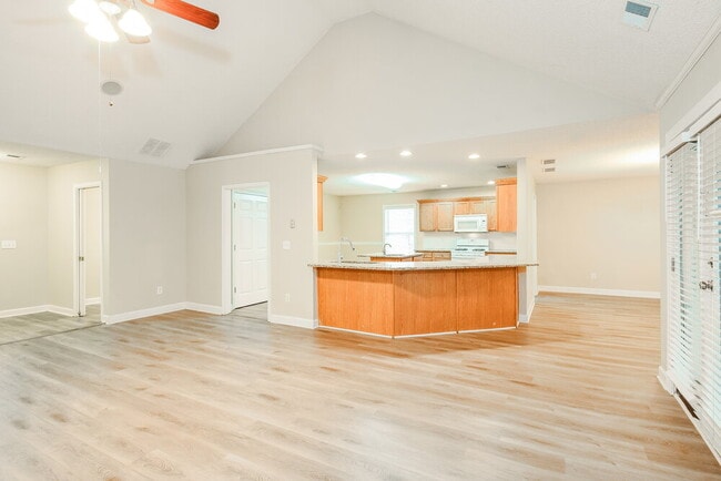 Building Photo - 5191 Memorial Ln SW