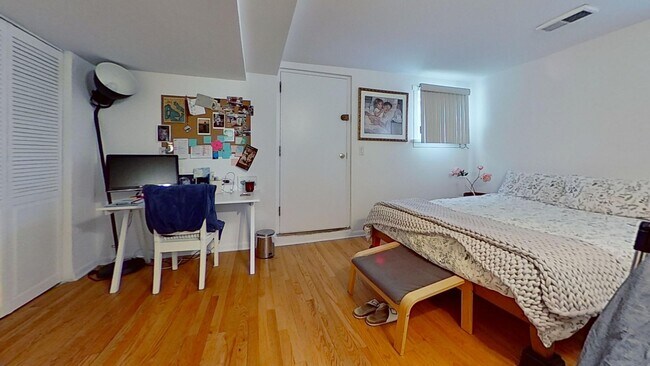 Building Photo - 2613 N Halsted St