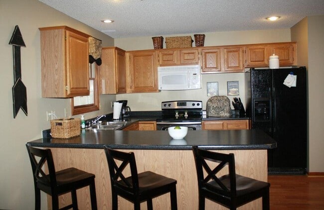 Building Photo - 3700 Falmouth Dr