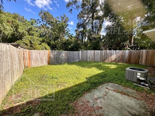 Building Photo - 2905 Villa Dr