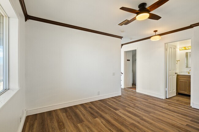 Building Photo - 4 bedroom, 3 bathroom single family house.