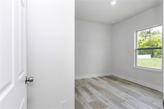 Building Photo - 586 Marion Oaks Trail