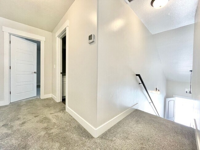 Building Photo - 1572 N 3950 W