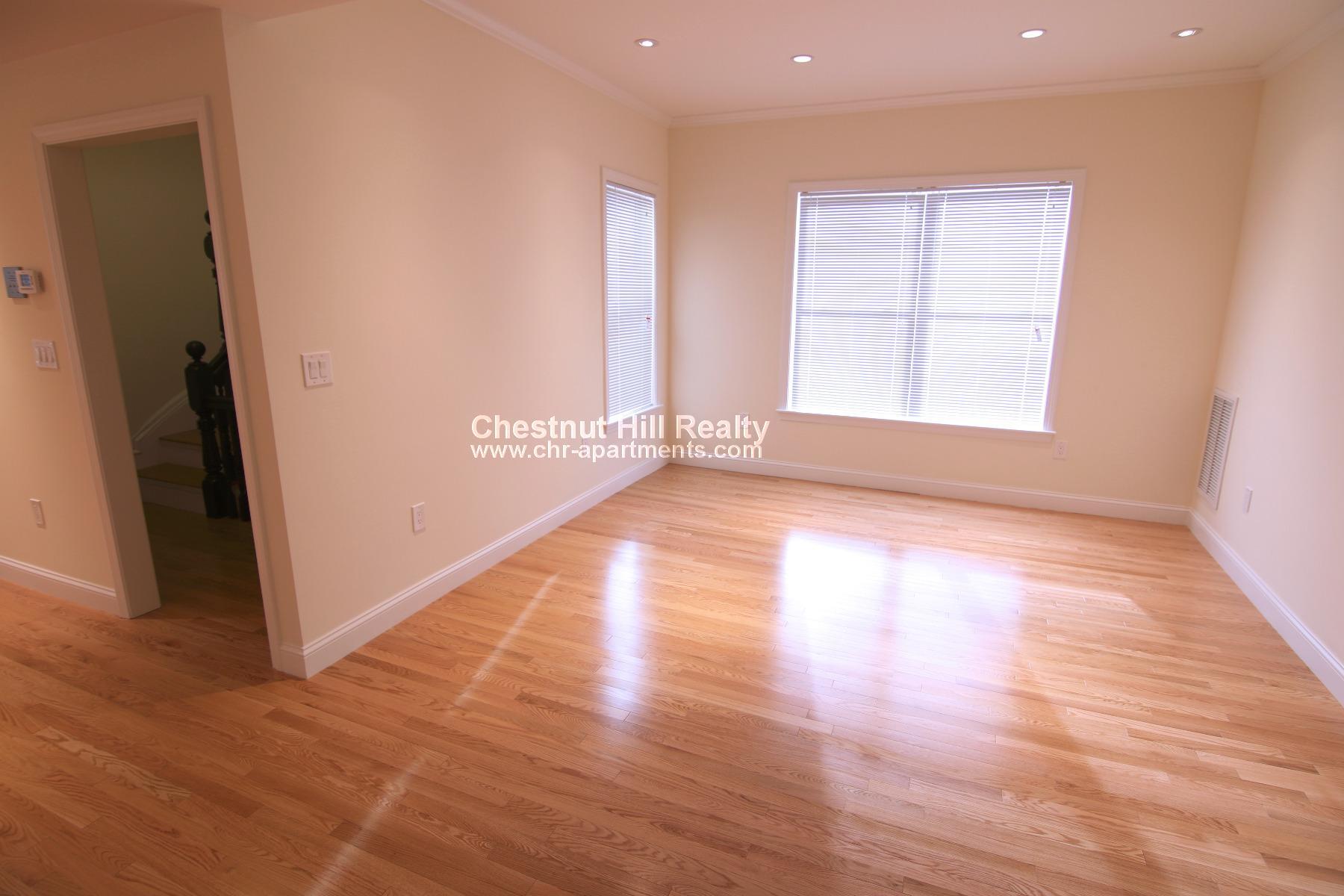 Building Photo - 15 Langdon St