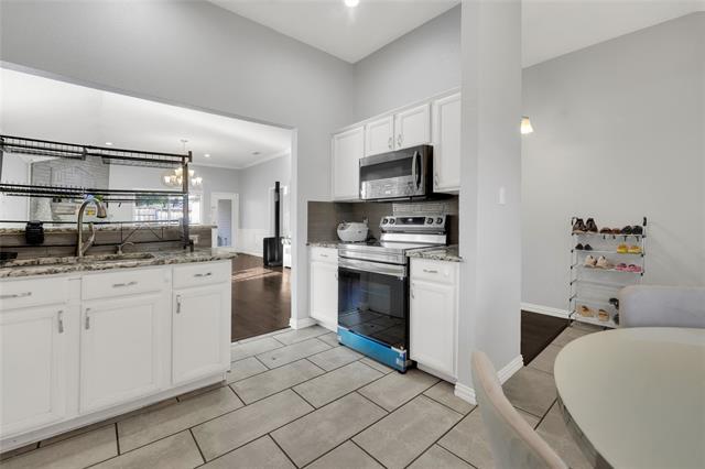 Building Photo - 2832 Claremont Dr