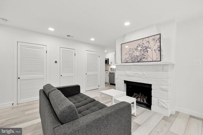 Building Photo - 1821 19th St NW