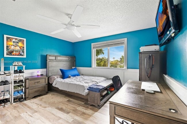 Building Photo - 16530 Royal Poinciana Ct