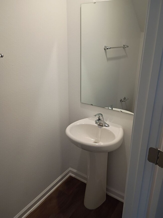 Building Photo - 5659 Ansley St