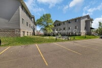 Building Photo - 133 Cedar Ct E