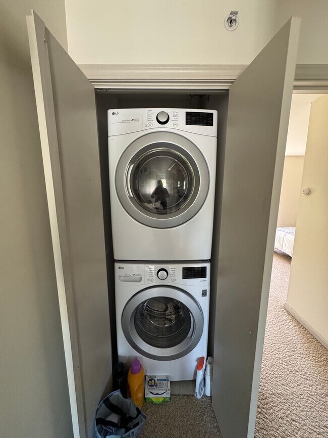 Building Photo - $2,650 2BD/1.5BA South Portland Near I-295