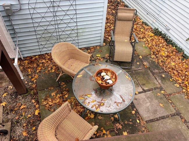 Building Photo - 88 E Main St