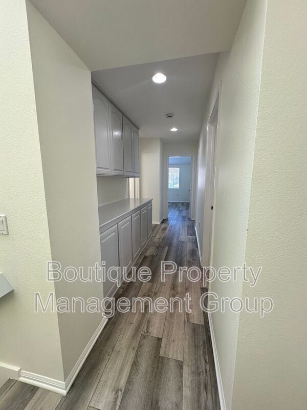 Building Photo - 34 Lakefront