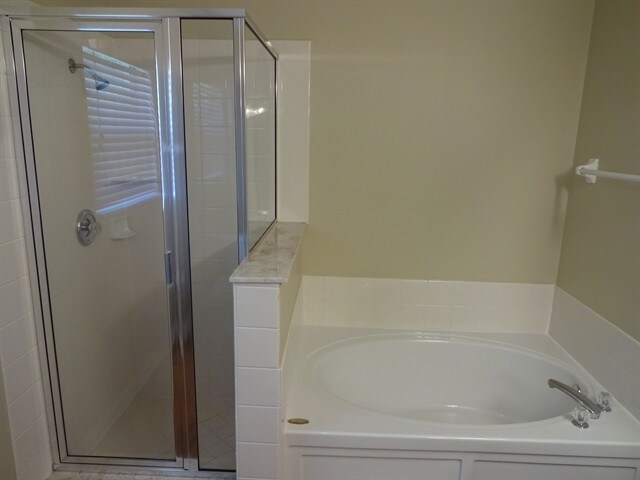 Building Photo - 1643 Hawkins Cove Dr E