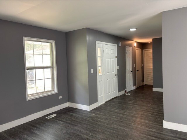 Building Photo - 1013 W Briarcliff Rd