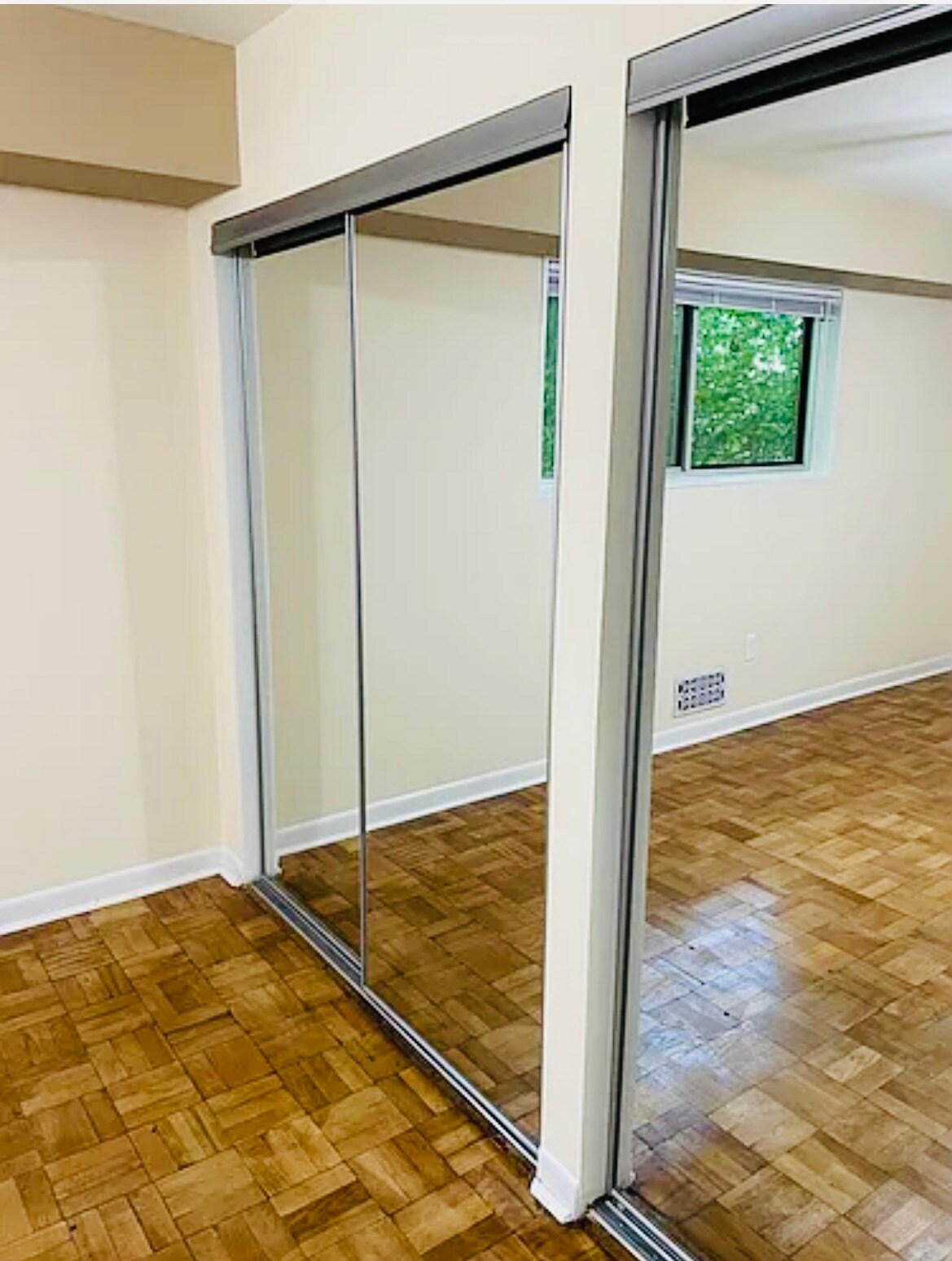 Building Photo - 10506 Weymouth St