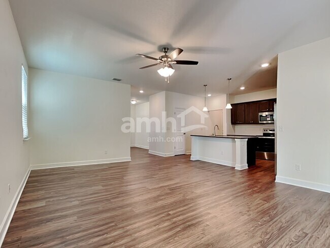 Building Photo - 437 Sandstone Dr