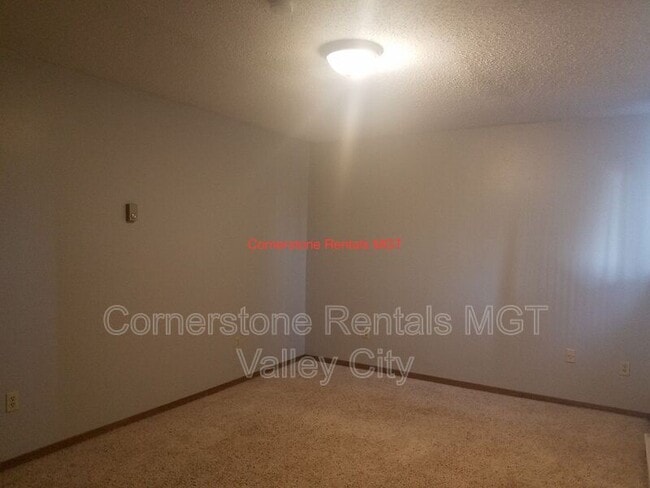 Building Photo - 918 9th Ave SE