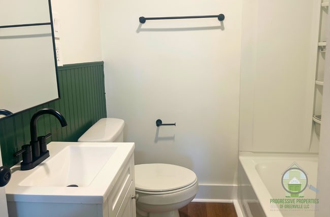 Building Photo - 904 Staunton Bridge Rd