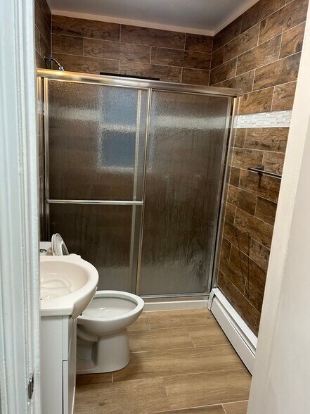 Building Photo - 805 Broadway