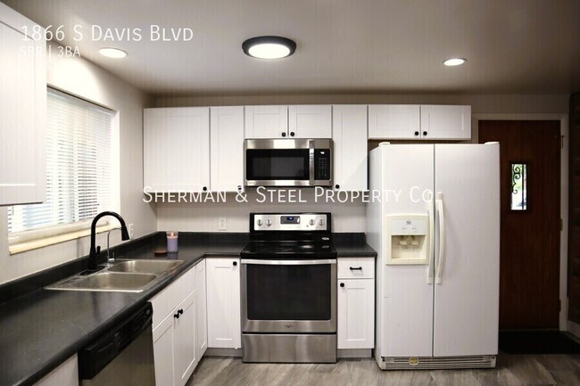 Building Photo - 1866 S Davis Blvd