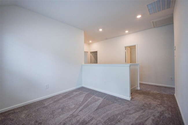 Building Photo - 609 Royal Arch Dr