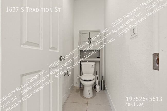 Building Photo - 1637 Tradition St
