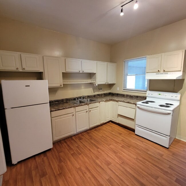 Building Photo - Bike to Dowtown/Fountain Sq.